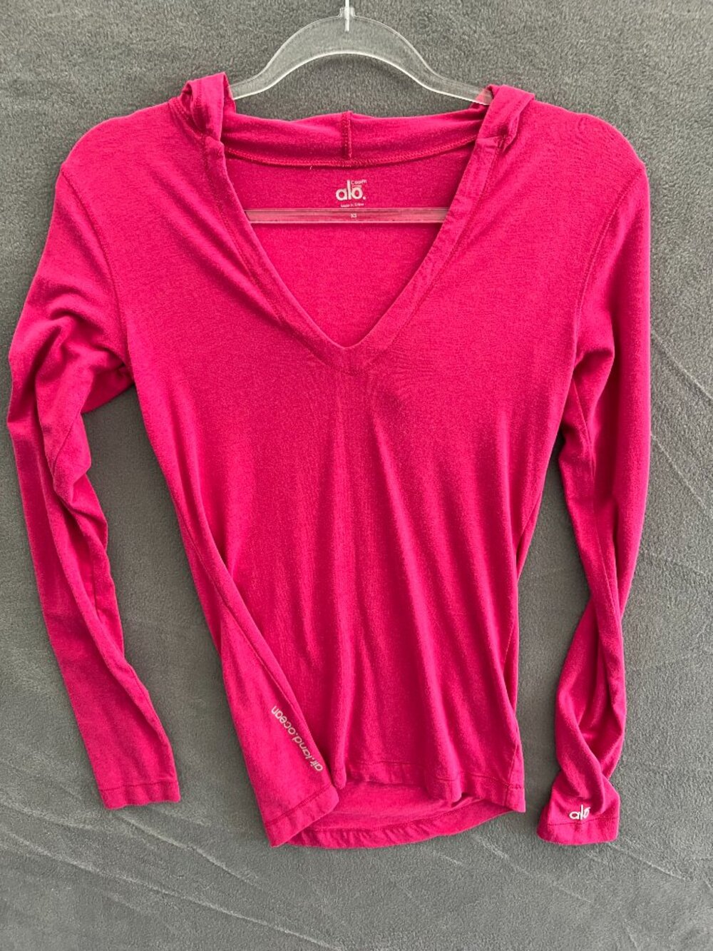Alo Women’s Hot Pink Hooded Long-Sleeve Tee Top XS - Picture 8 of 9